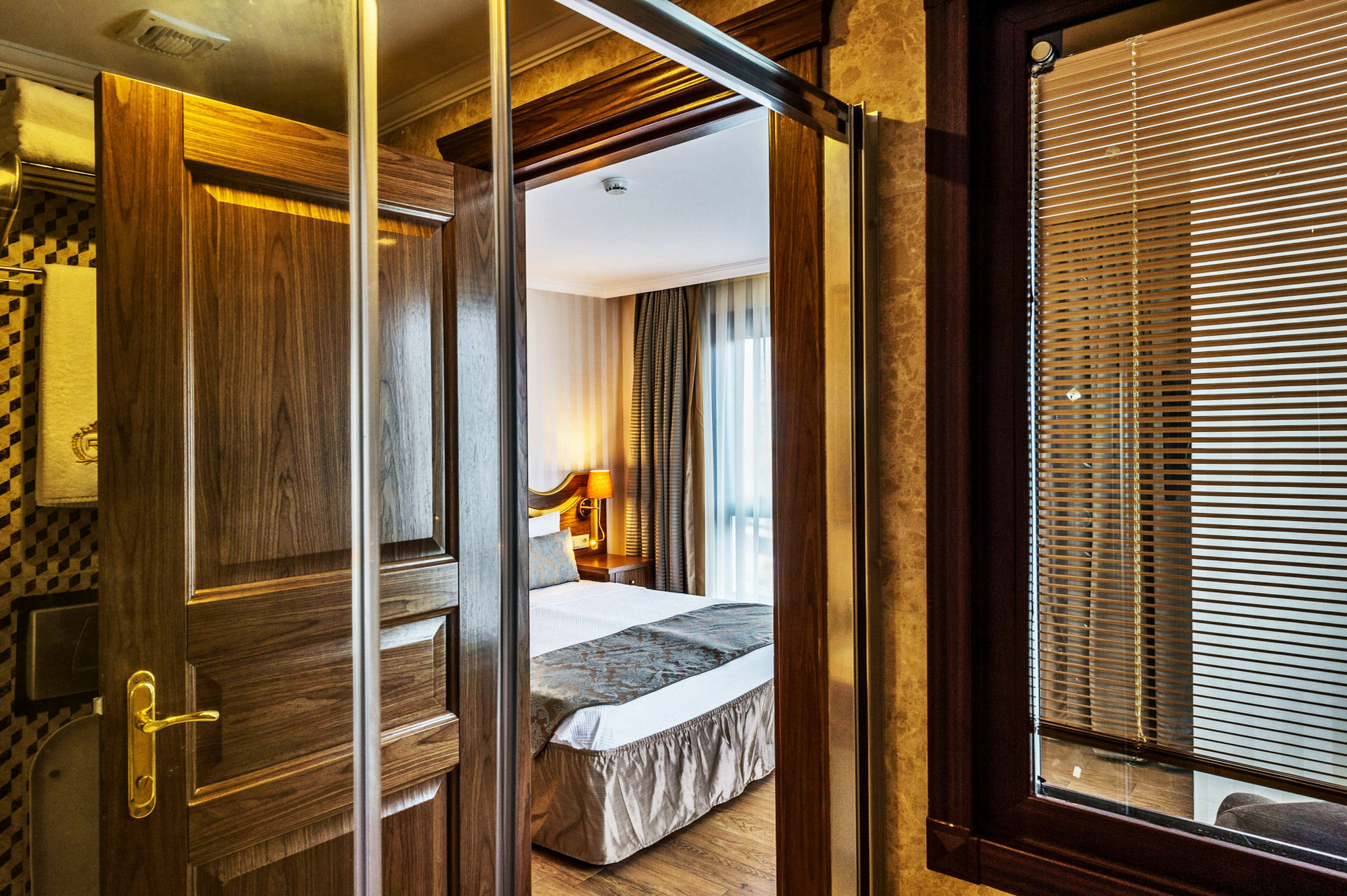 The Central Hotel Κωνσταντινούπολη Εξωτερικό φωτογραφία